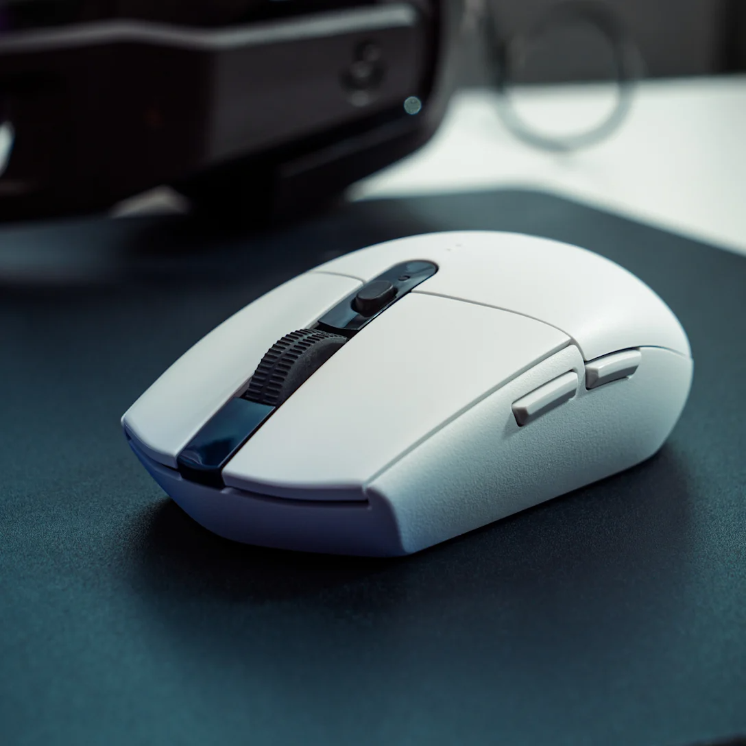 Logitech G305 LIGHTSPEED Wireless Gaming Mouse – HERO Sensor, 12,000 DPI, 250-Hour Battery, Used